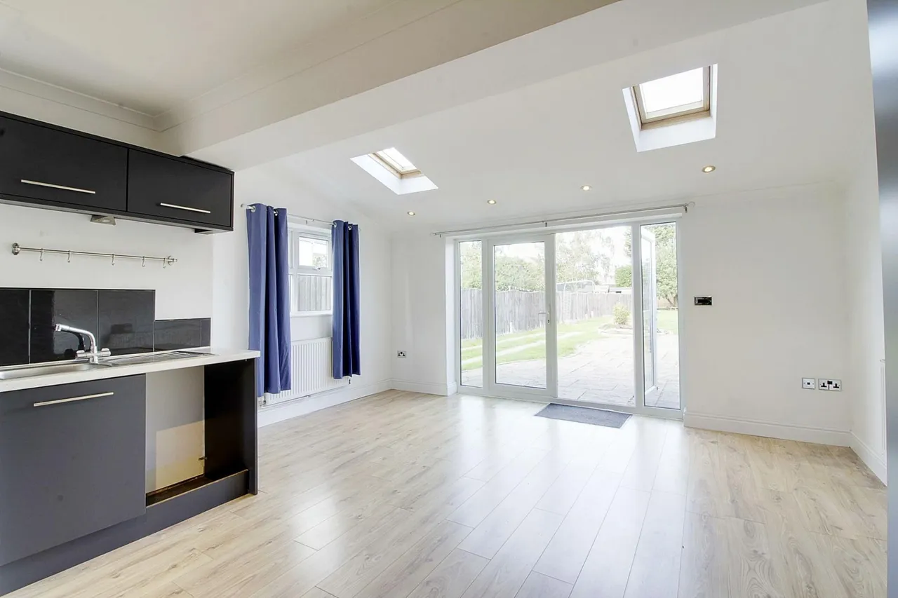 Helpston Road, Glinton, PE6, photo 6