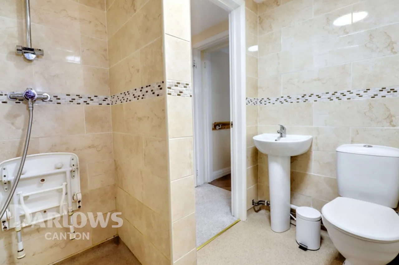 Powderham Drive, Cardiff, photo 11