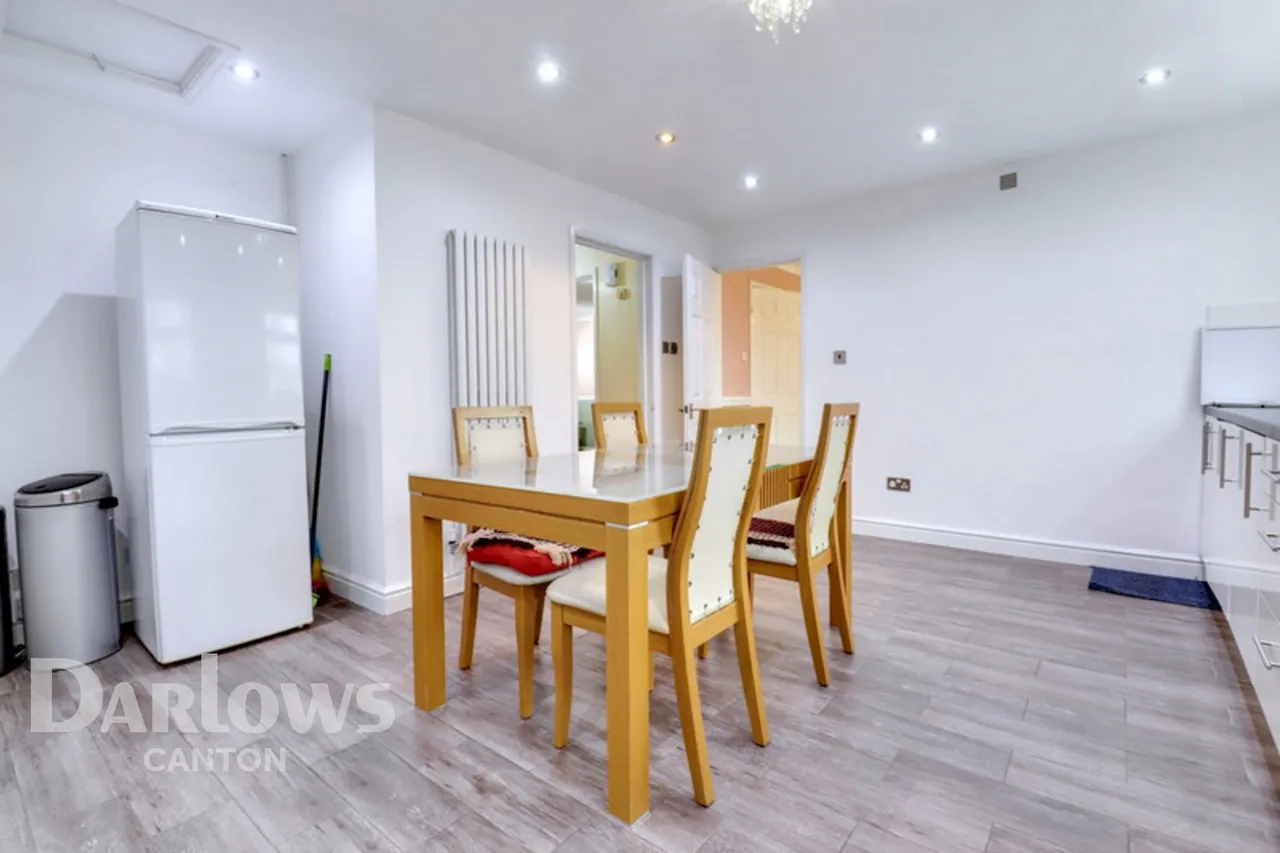 Powderham Drive, Cardiff, photo 9