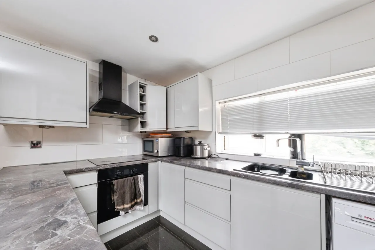 Cleavers Avenue, Conniburrow, MK14, photo 12