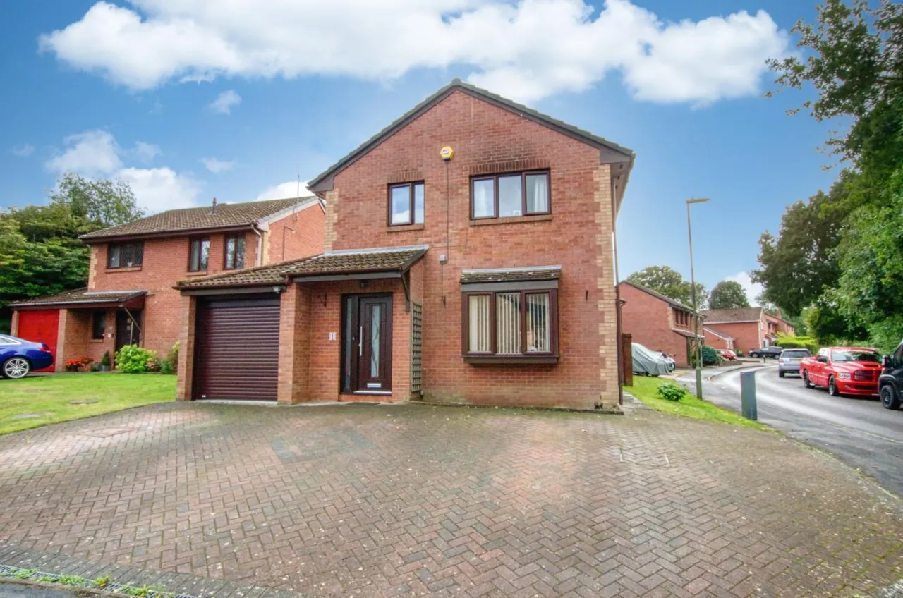 4 bed house for sale — Elan Close, West End, Southampton, SO18 3QP