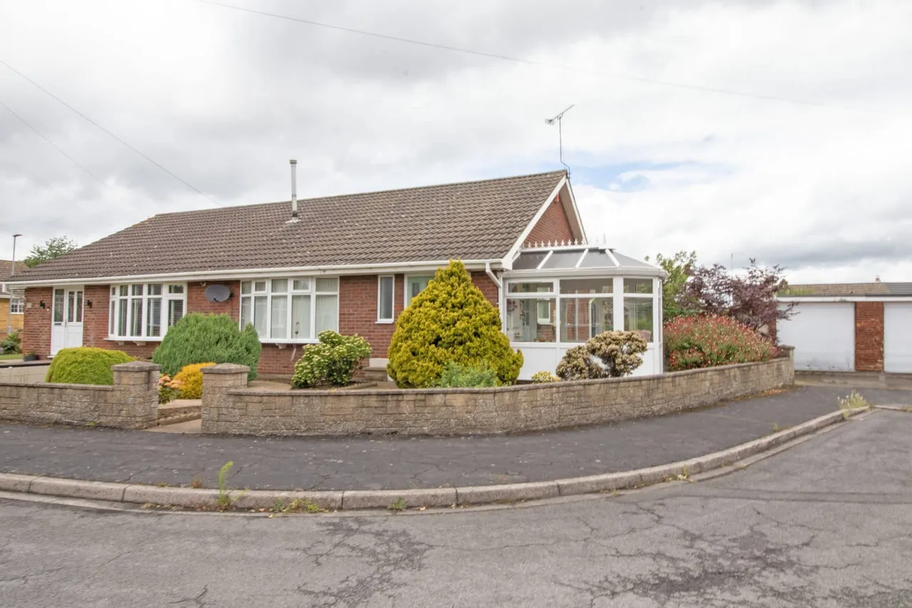 2 bed house for sale, Fir Close, Scunthorpe, DN16