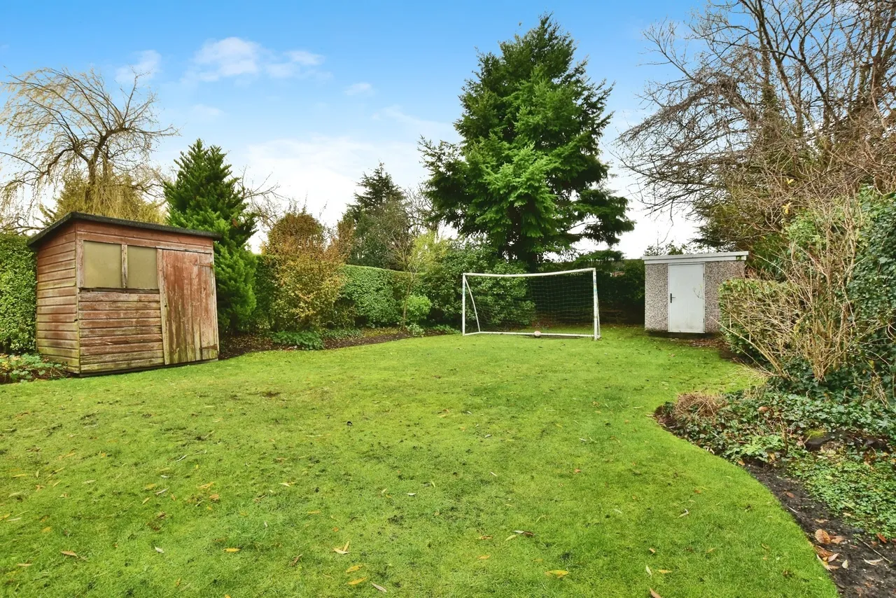 Dalveen Drive, Timperley, Altrincham, Greater Manchester, WA15, photo 13