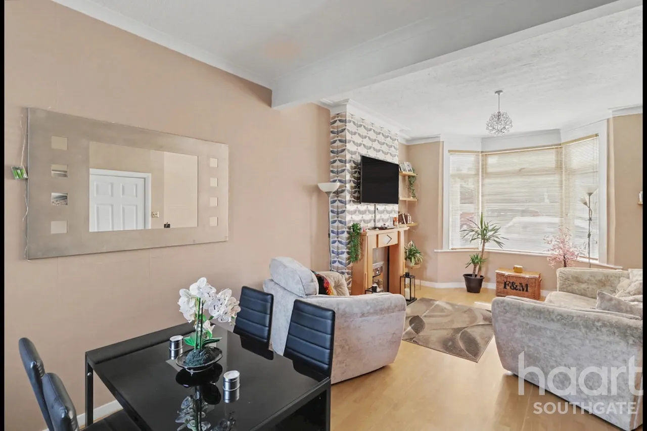Carlton Road, London, N11, photo 2