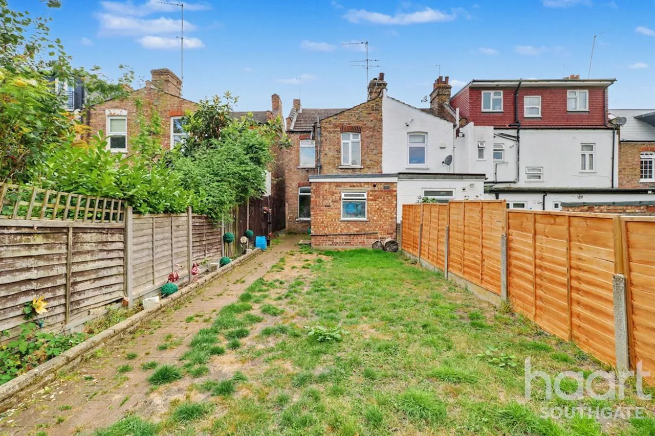 Carlton Road, London, N11, photo 15
