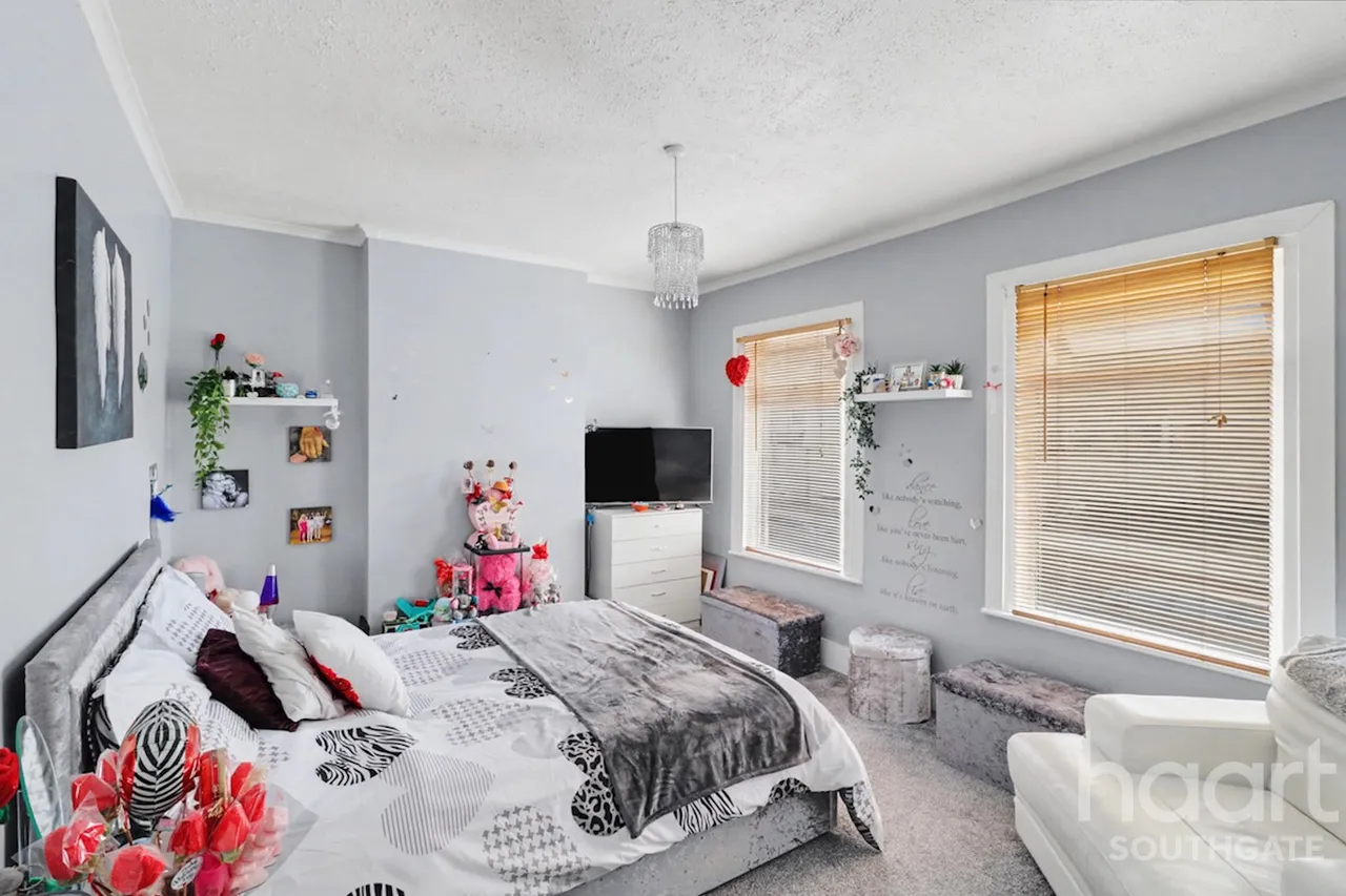 Carlton Road, London, N11, photo 6