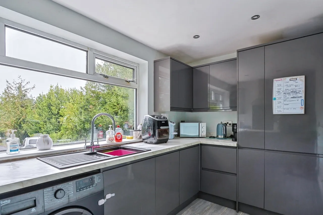 South Park Road, Poole, BH12, photo 11