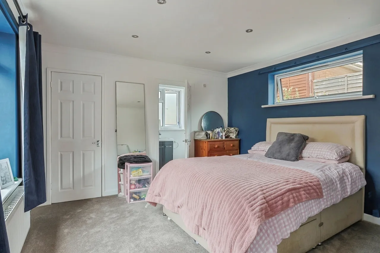 South Park Road, Poole, BH12, photo 13