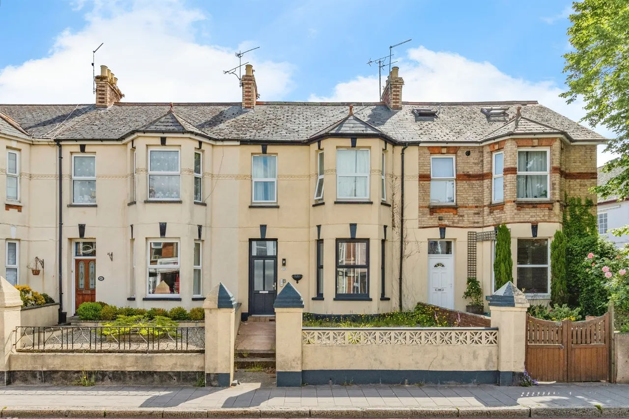 2 bed flat for sale — Exeter Road, Exmouth