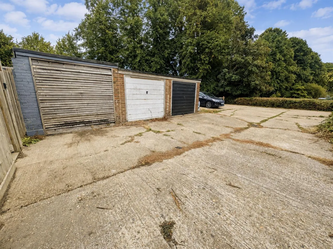 Downsview Crescent, Uckfield, TN22 1TG, photo 11