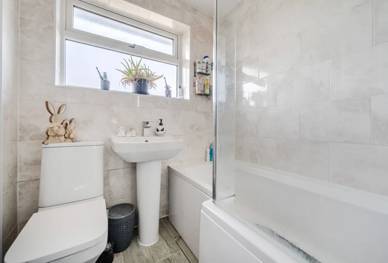 Woodmancote, Gloucestershire, Yate, BS37 4LJ, photo 17