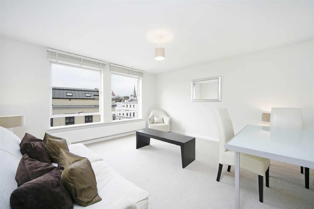 2 bed property to rent, Fulham Road, South Kensington