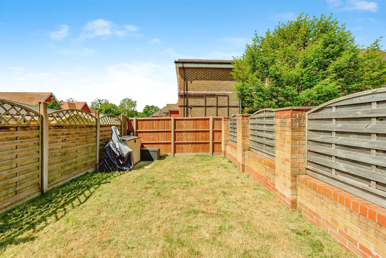 Pine Gardens, Horley, RH6, photo 23