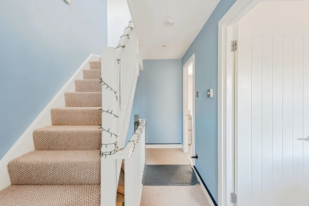 Pine Gardens, Horley, RH6, photo 11