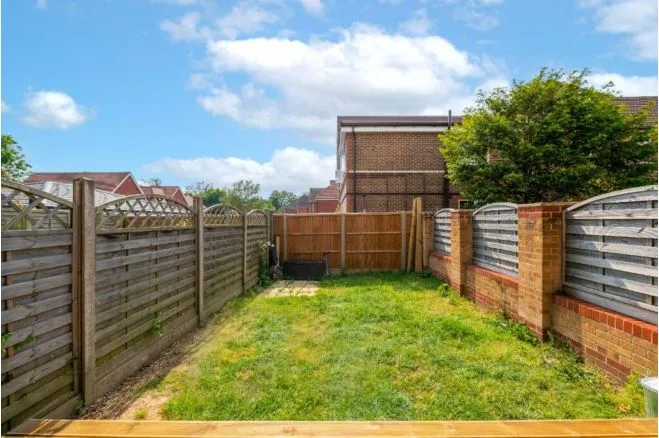 Pine Gardens, Horley, RH6, photo 24