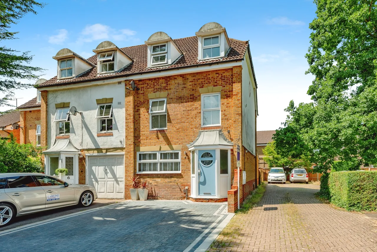 Pine Gardens, Horley, RH6, photo 26
