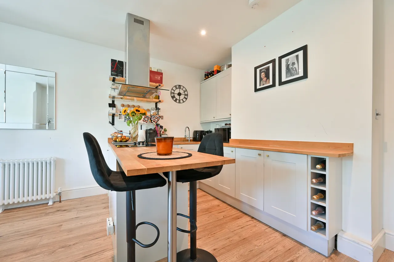 Flat 3, 47 Chalk Hill, Watford, photo 6