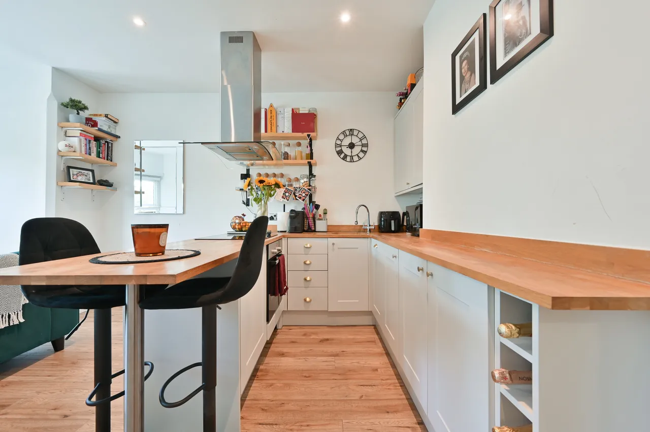 Flat 3, 47 Chalk Hill, Watford, photo 5