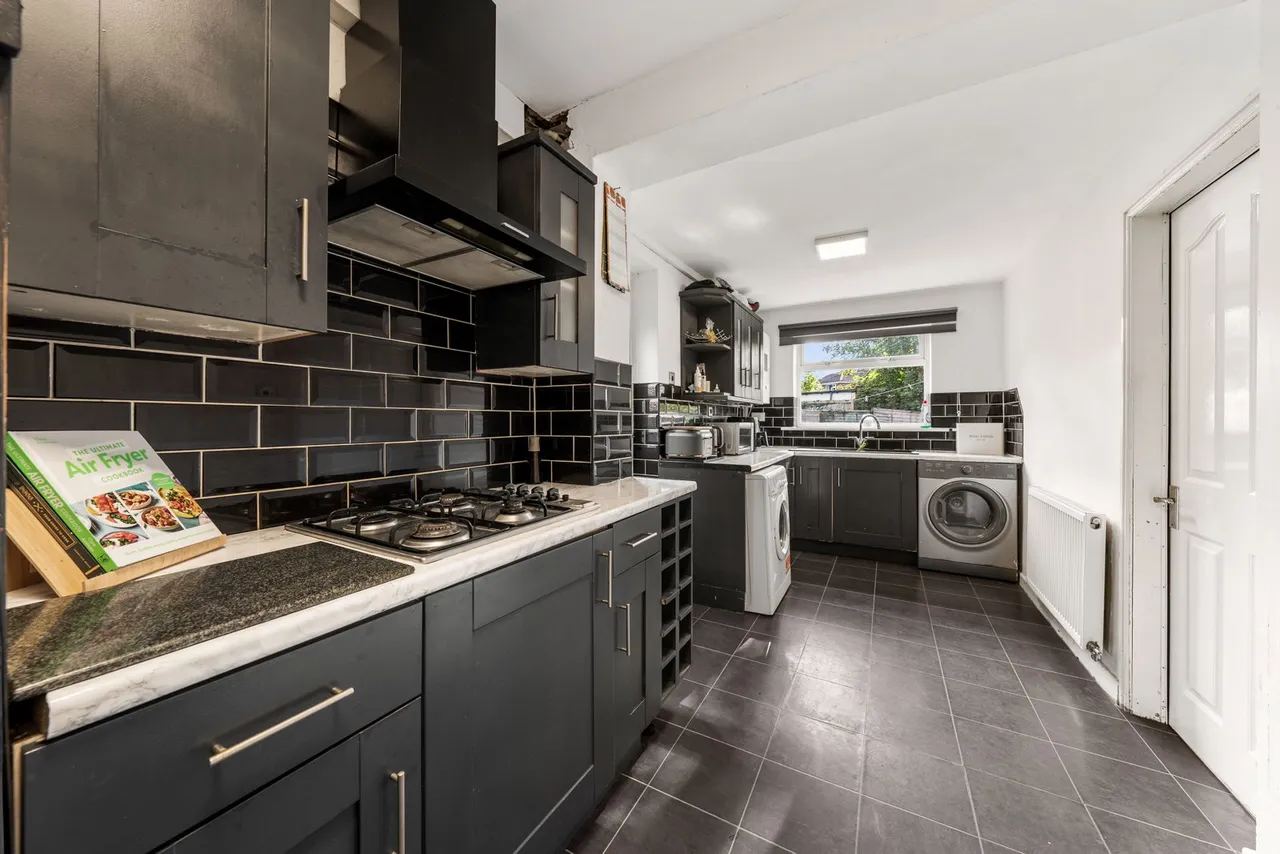 Longley Lane, Manchester, M22, photo 5