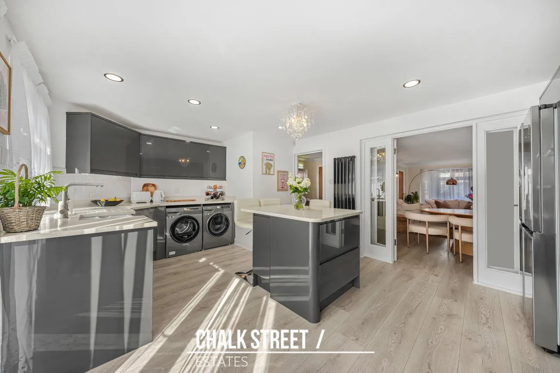 Lovell Walk, Rainham, RM13, photo 9