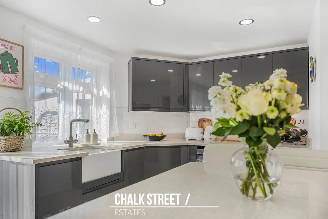 Lovell Walk, Rainham, RM13, photo 13