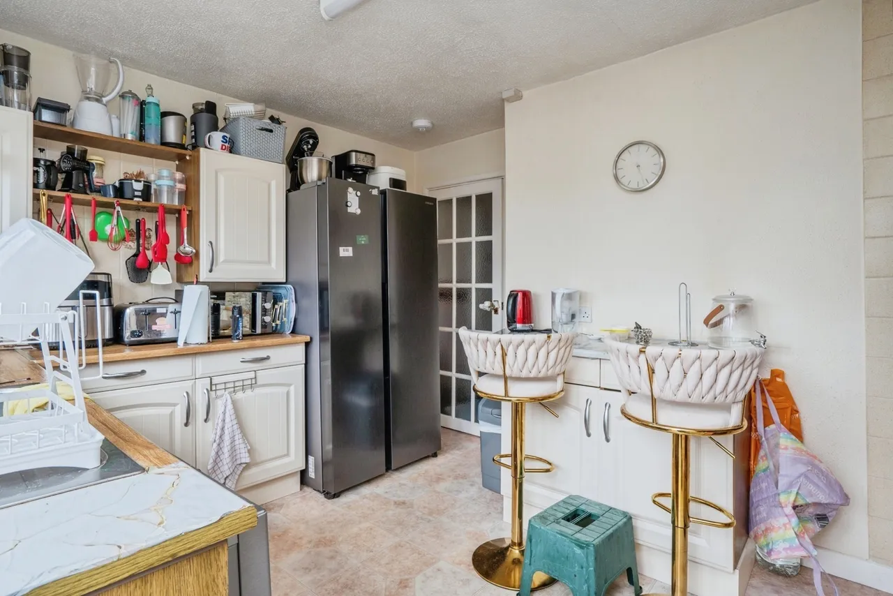 Haslar Crescent, Waterlooville, PO7, photo 13