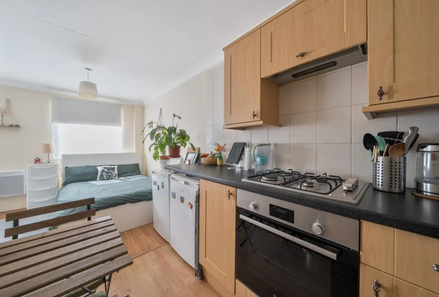 Wilkins Close, Mitcham, CR4, photo 2