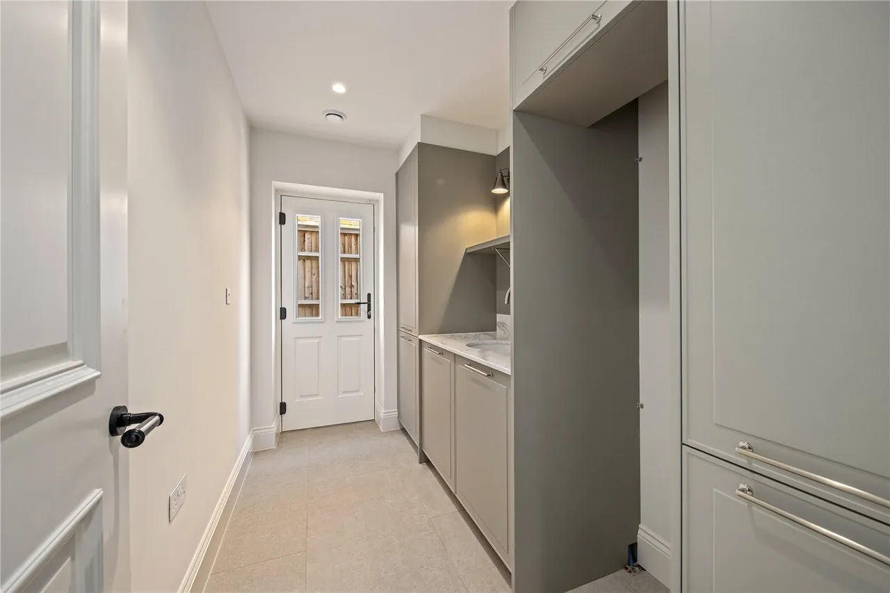 Wensleydale Road, Hampton, TW12, photo 10