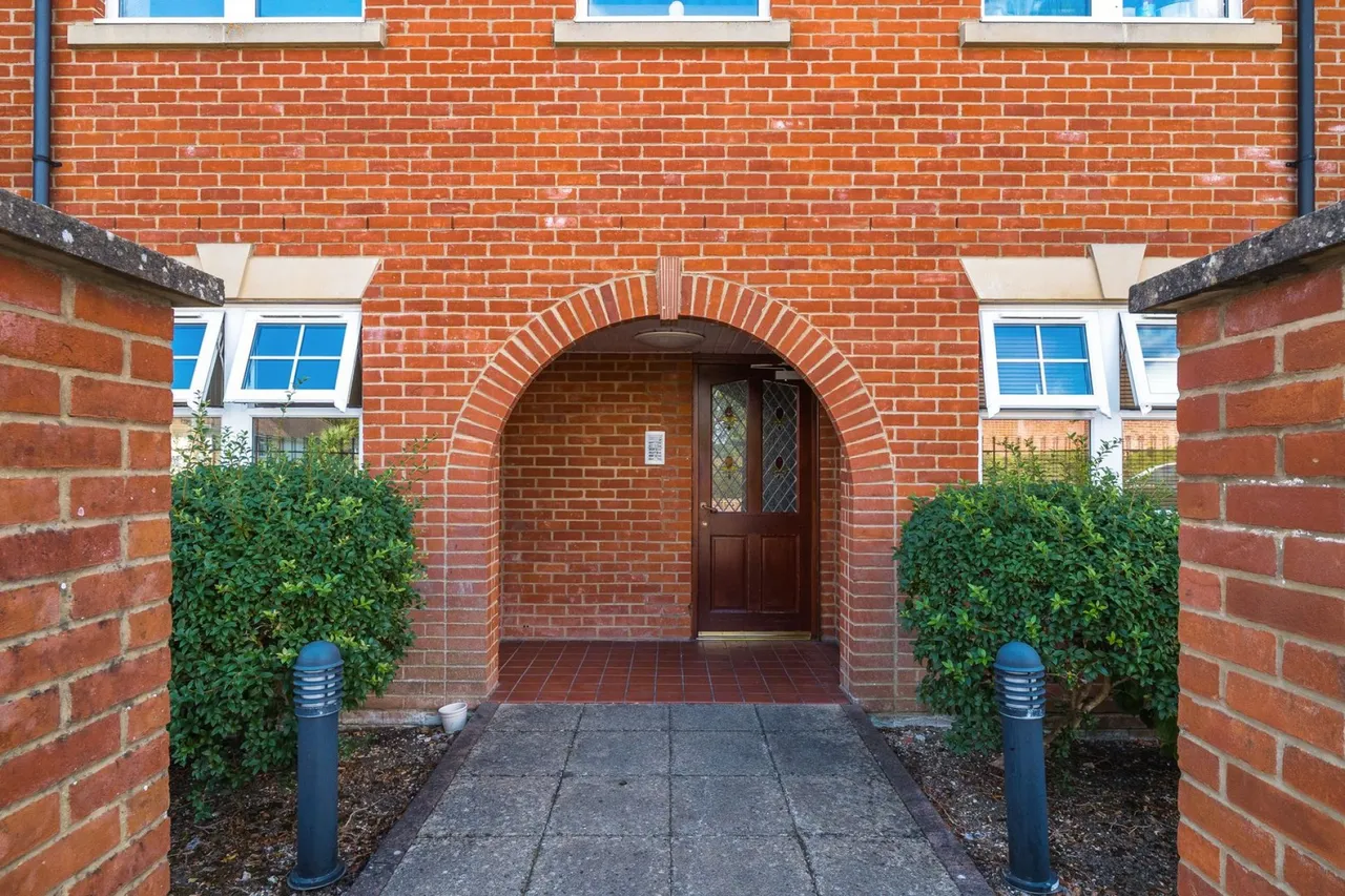 Highfield Road, Lymington, SO41, photo 16