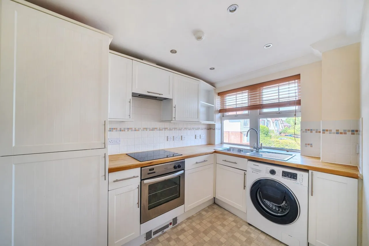 Highfield Road, Lymington, SO41, photo 4