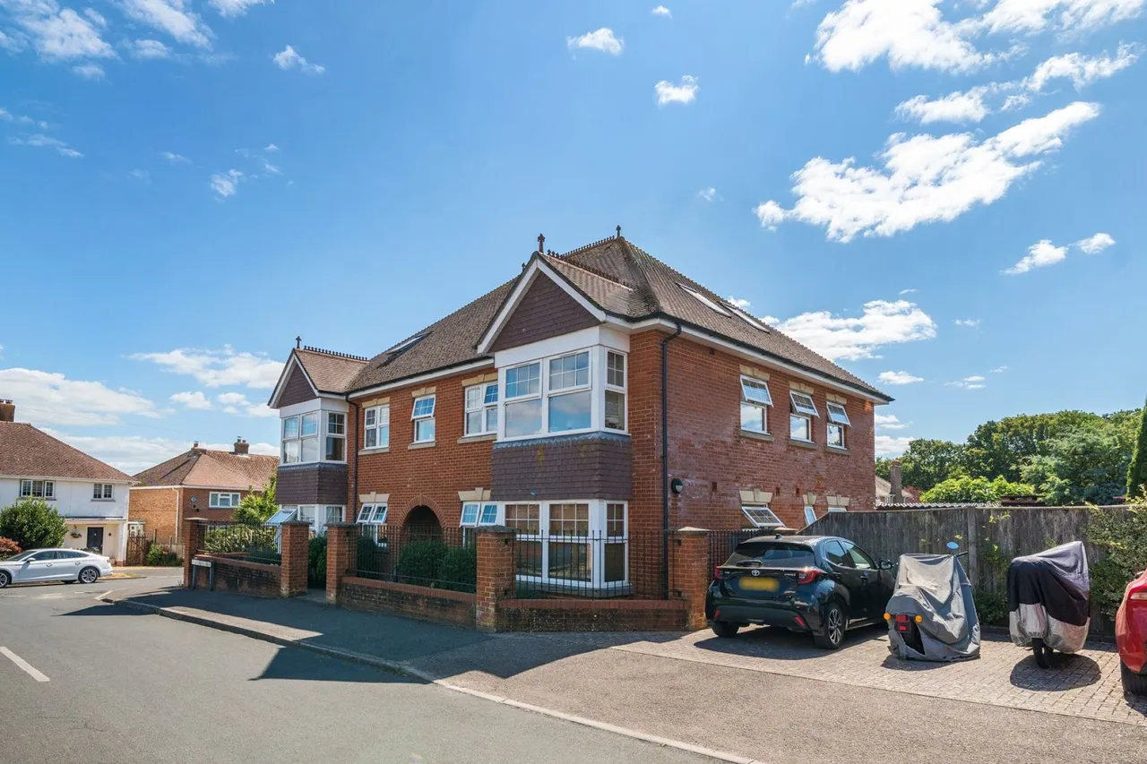 Highfield Road, Lymington, SO41, photo 17