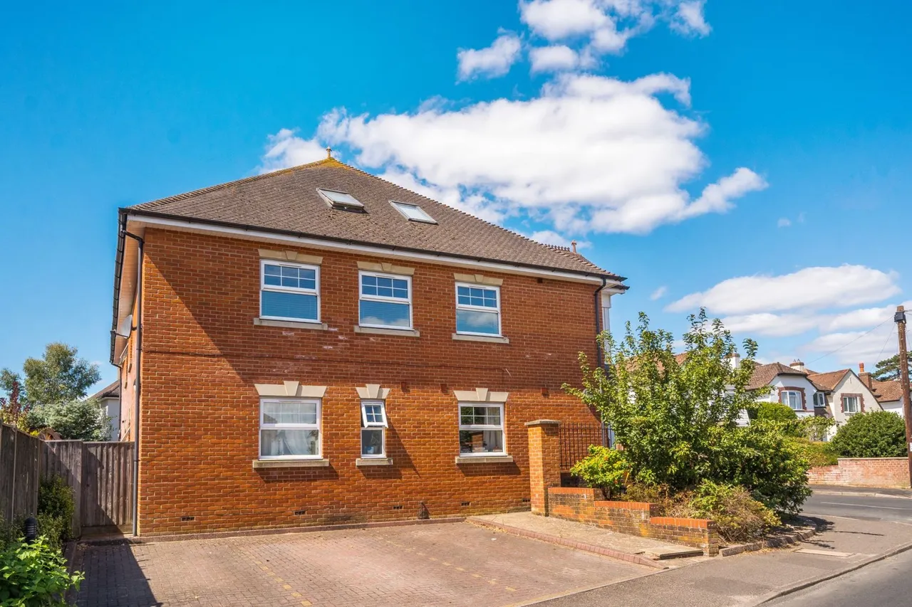 Highfield Road, Lymington, SO41, photo 15