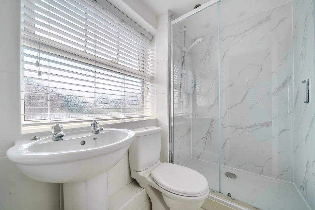 Highfield Road, Lymington, SO41, photo 11