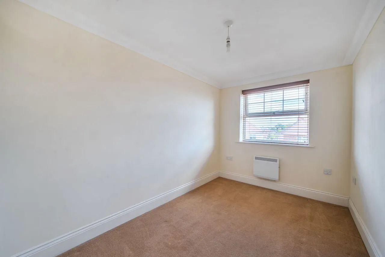 Highfield Road, Lymington, SO41, photo 13