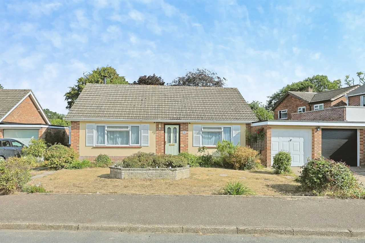 2 bed house for sale — Robert Key Drive, Mattishall, Dereham