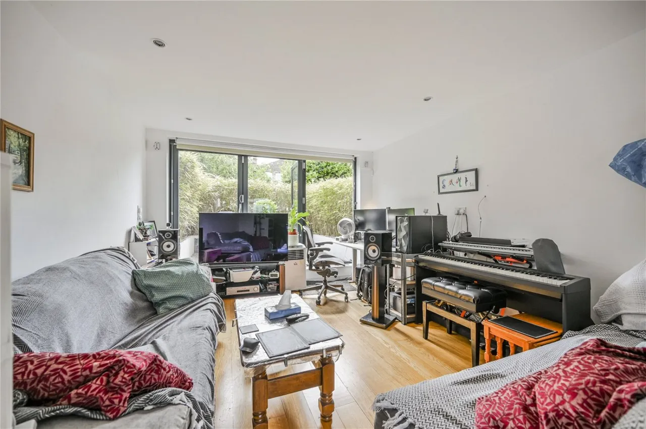 Brownlow Road, London, N11, photo 2