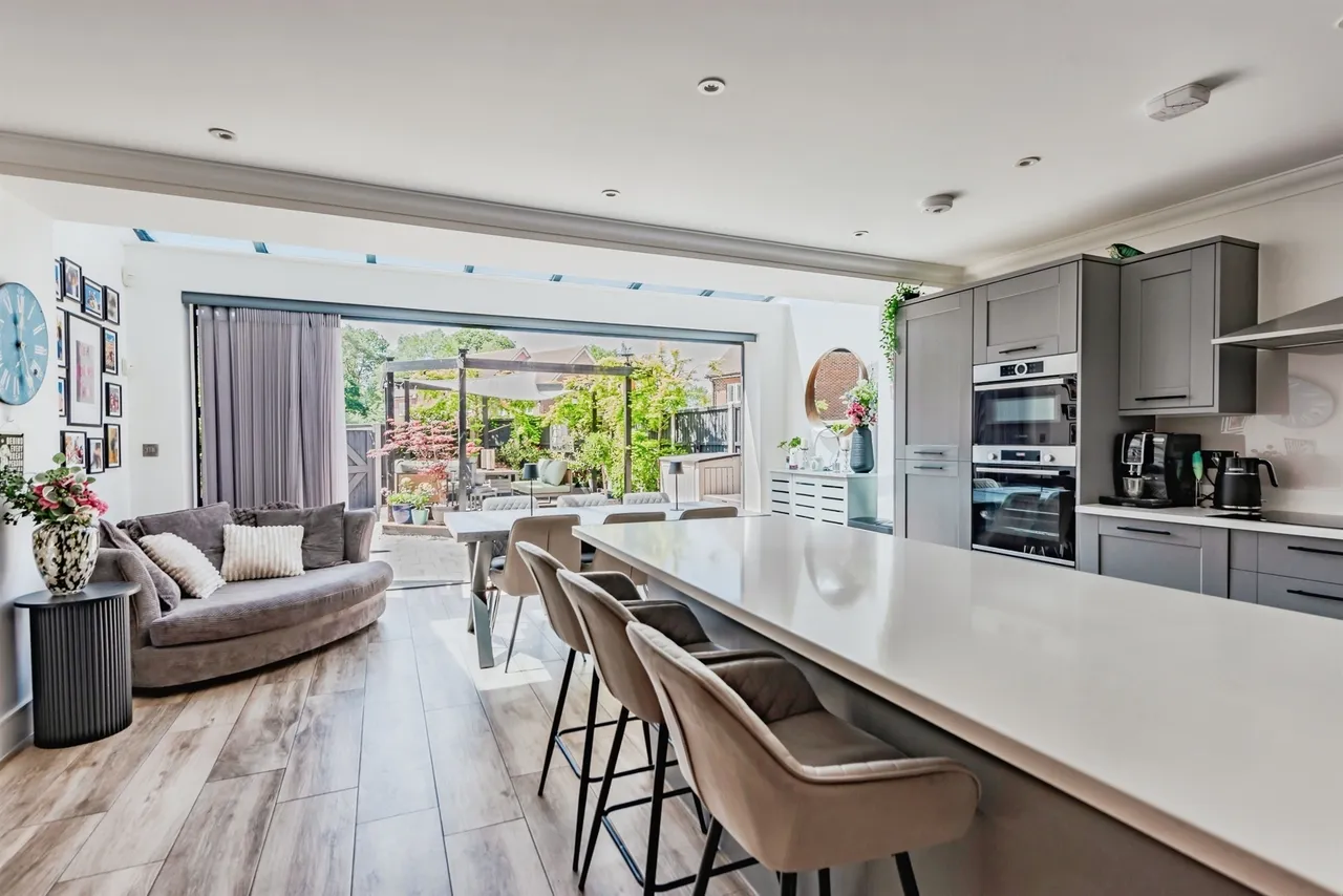 Kings Cross Lane, South Nutfield, RH1, photo 8