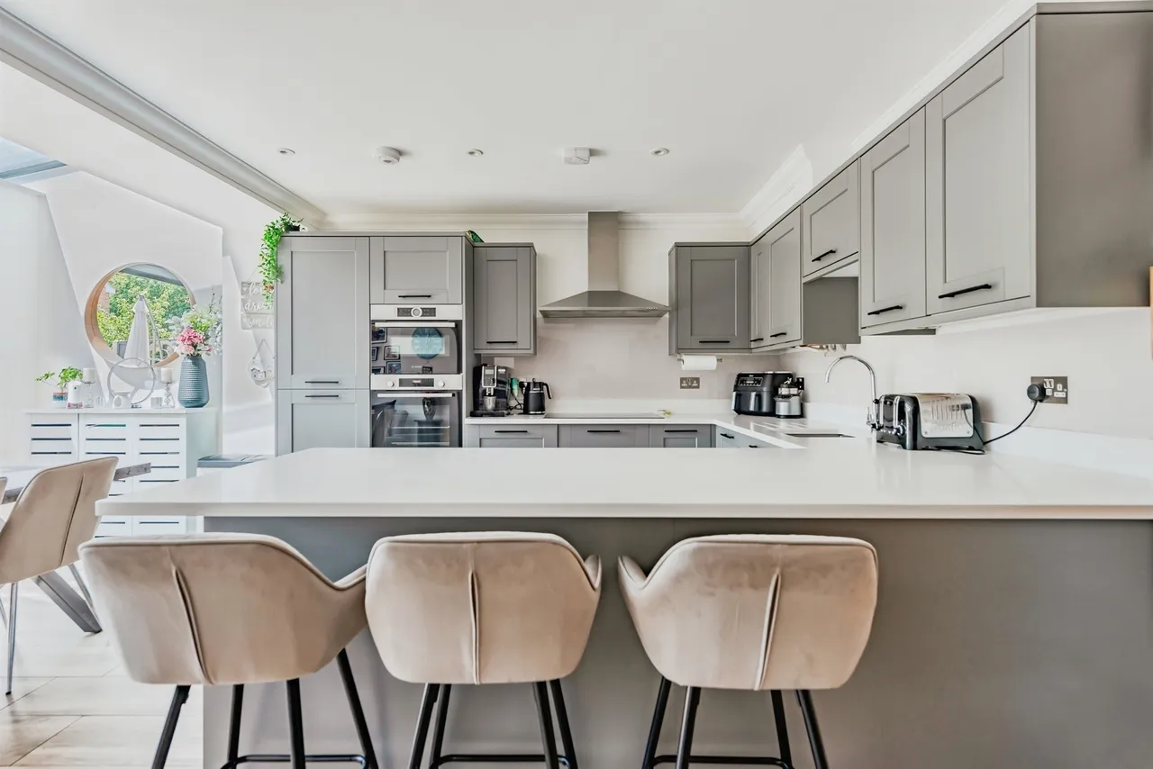 Kings Cross Lane, South Nutfield, RH1, photo 6