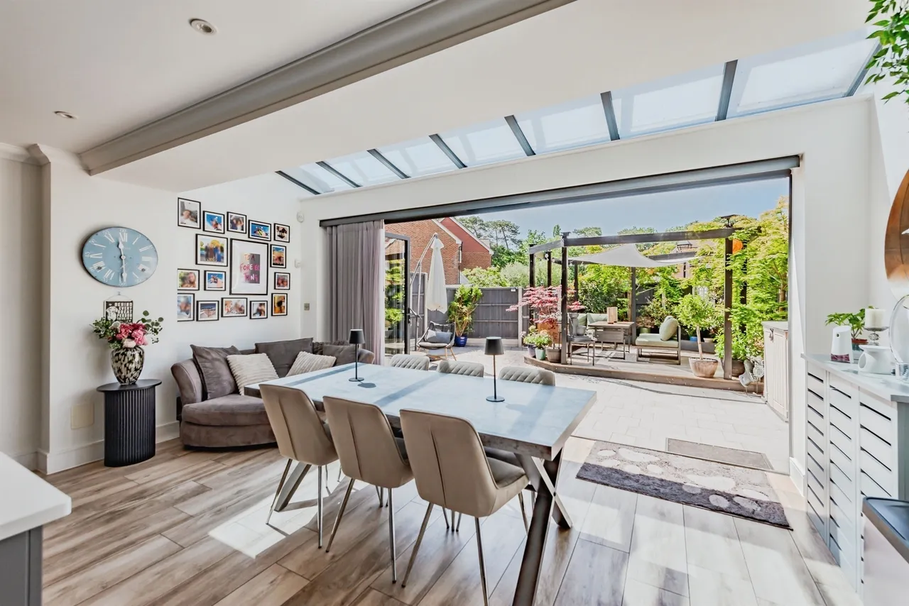 Kings Cross Lane, South Nutfield, RH1, photo 3