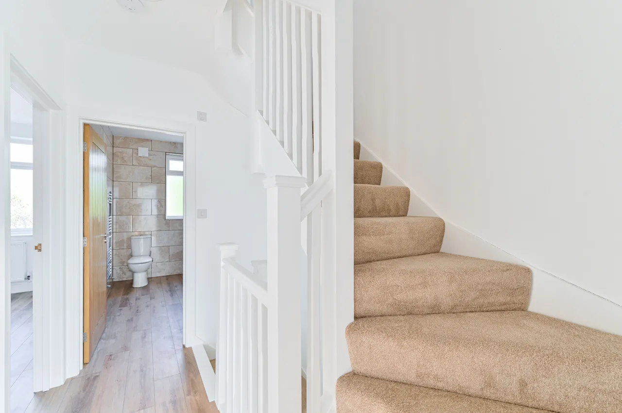 242 Streatham Road, London, photo 8