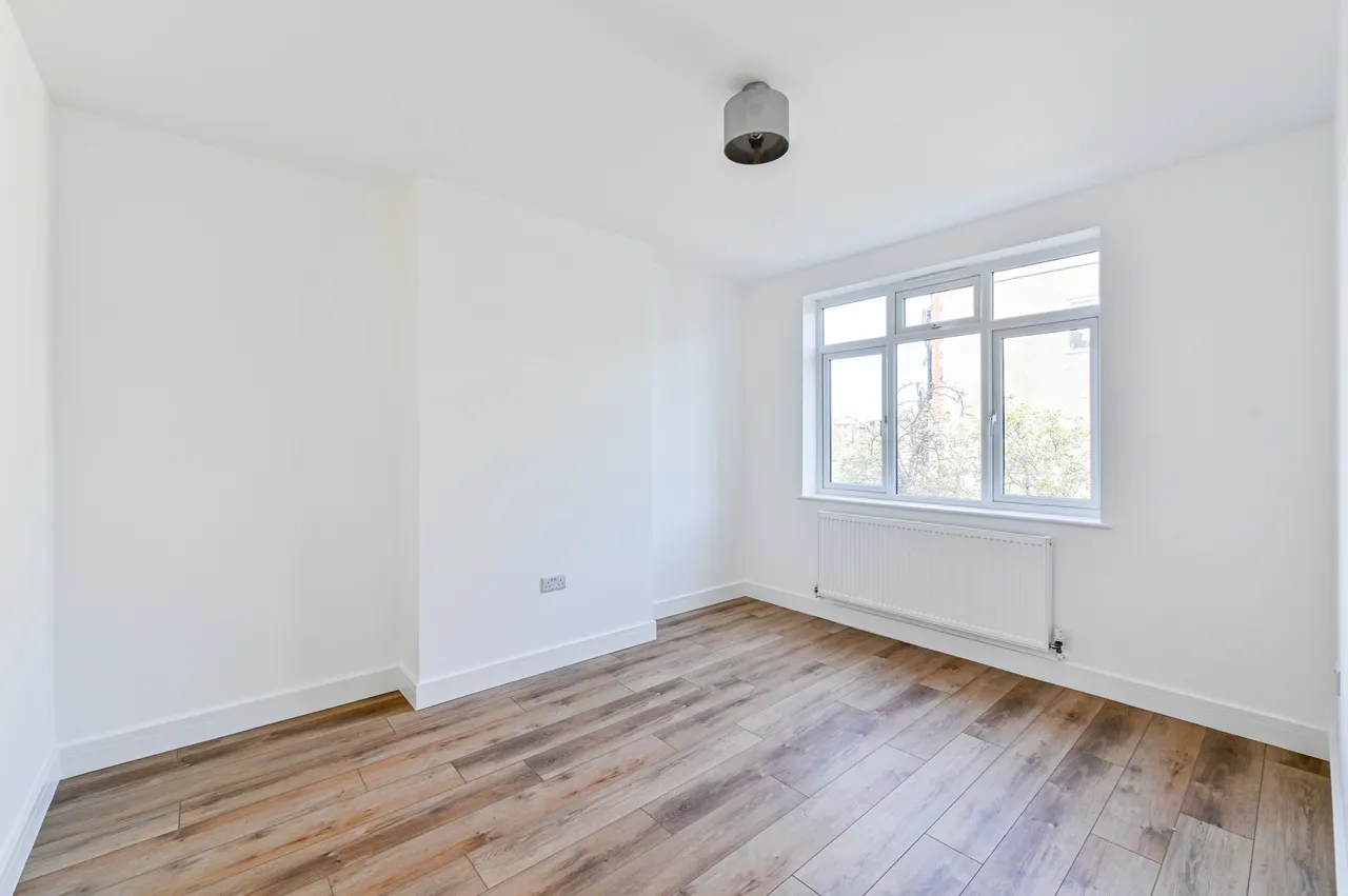 242 Streatham Road, London, photo 9