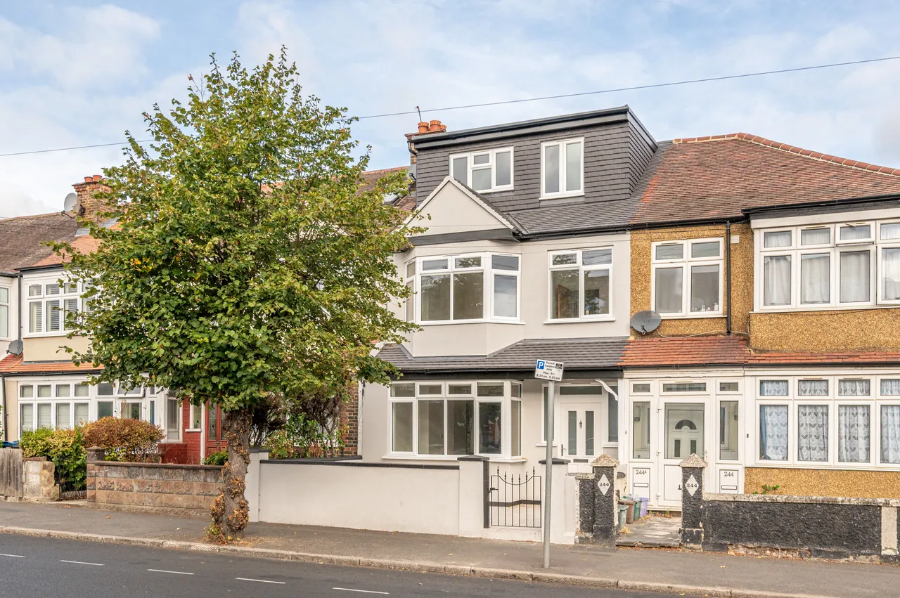 5 bed house for sale — 242 Streatham Road, London