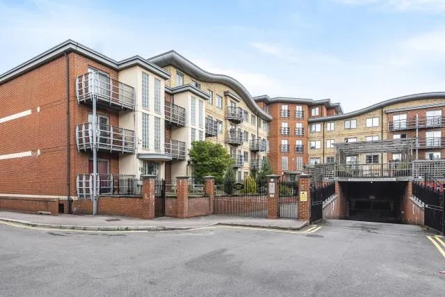 2 bed flat for sale, Jubilee Square, Reading, RG1
