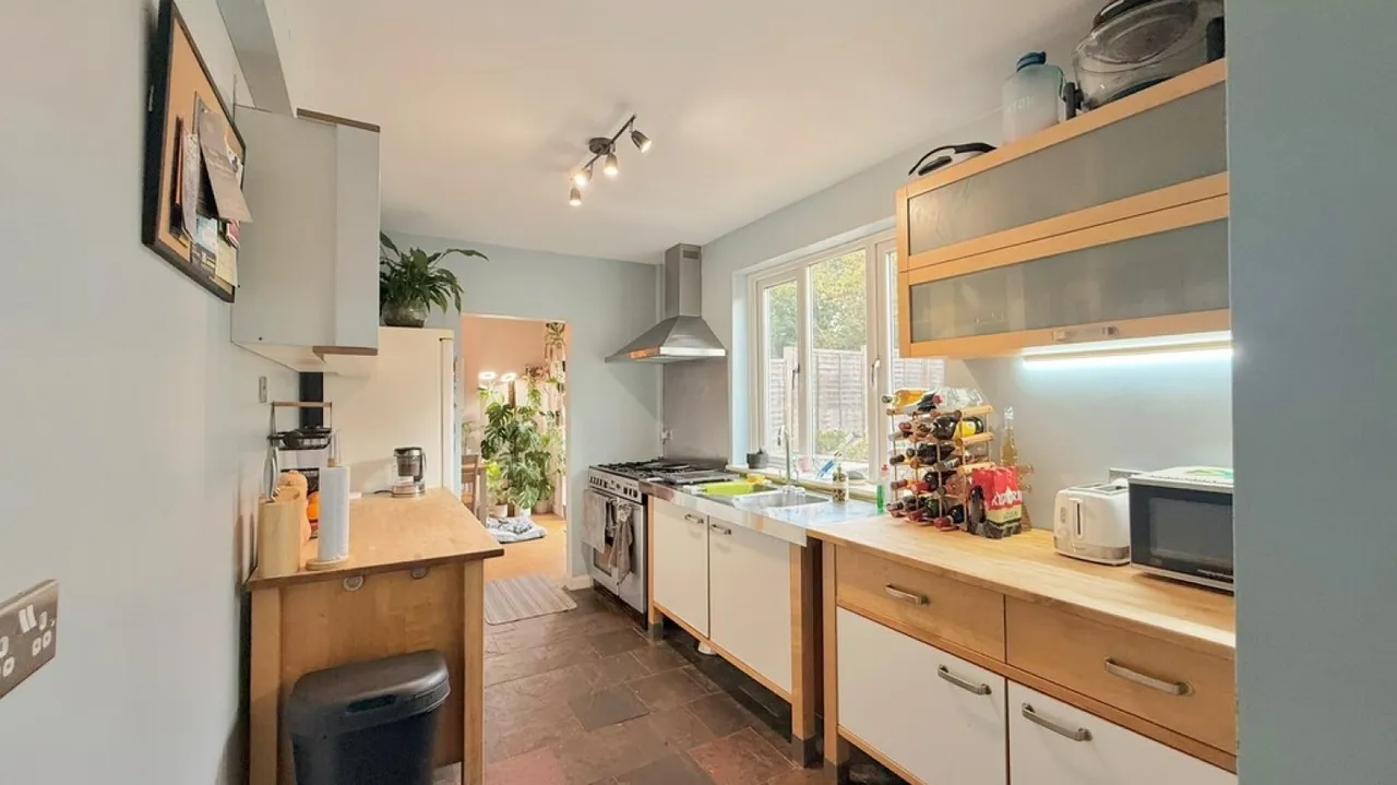 Bletchingley, Redhill, RH1, photo 6