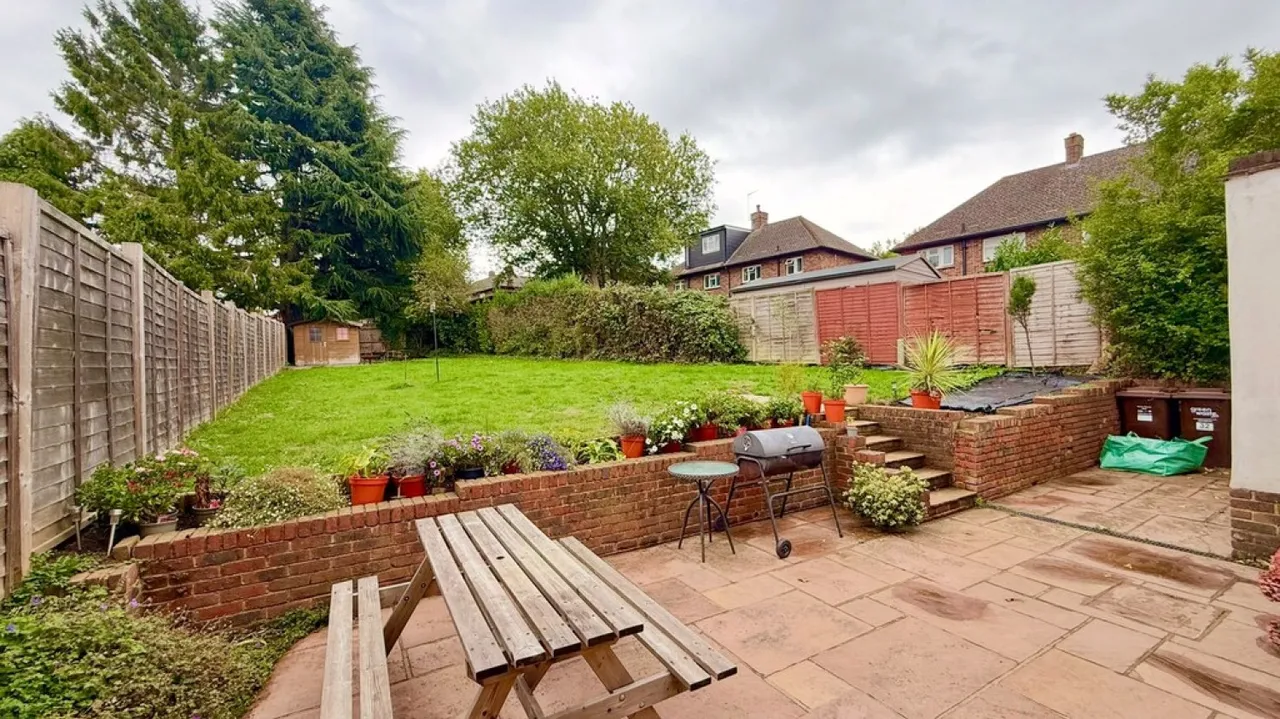 Bletchingley, Redhill, RH1, photo 15
