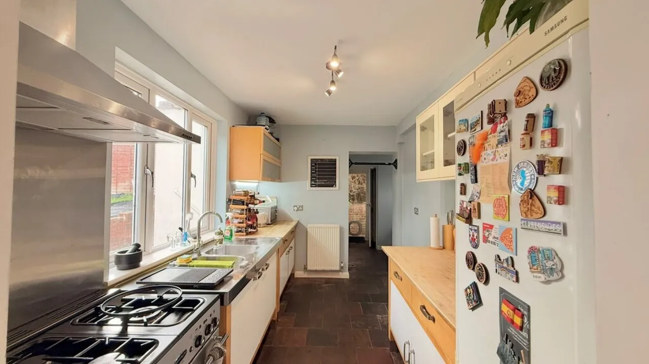Bletchingley, Redhill, RH1, photo 5