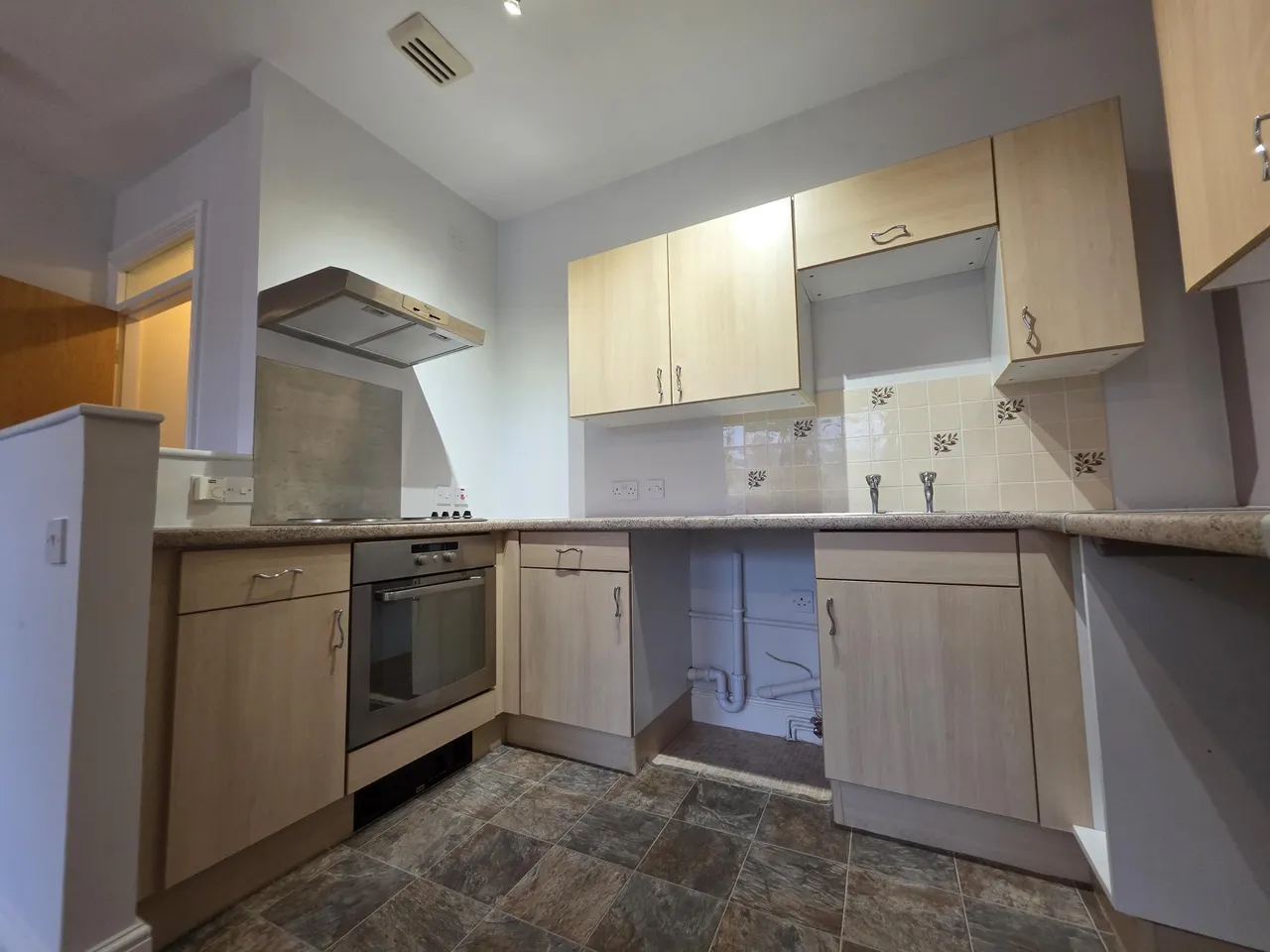 London Place, Wolverhampton, WV3, photo 2