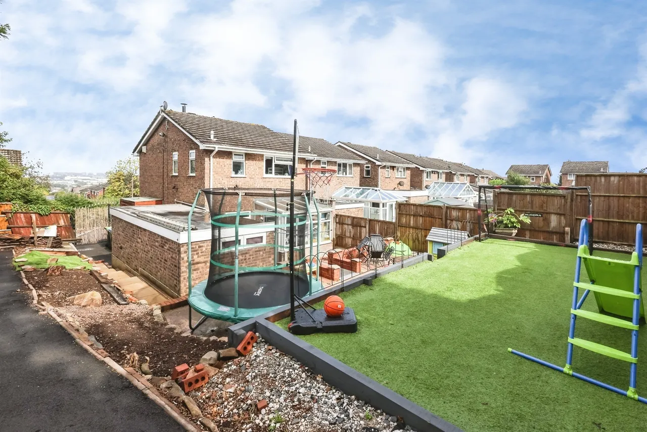 Saxon Drive, Rowley Regis, B65, photo 18