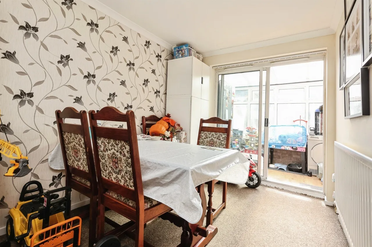 Saxon Drive, Rowley Regis, B65, photo 11