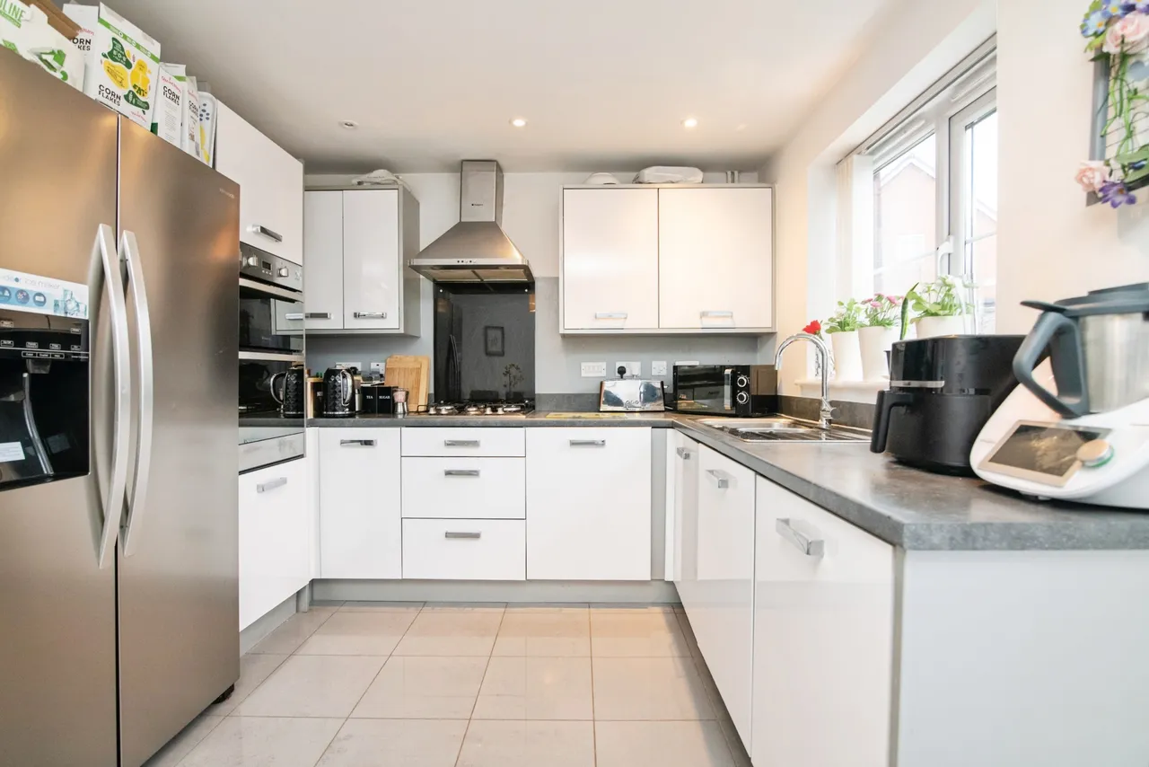 Old College Avenue, Oldbury, B68, photo 3